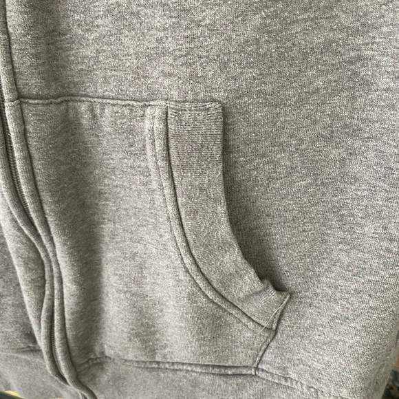 51. Men’s American Rag Sleeveless Zippered Hoodie - Picture 4 of 4